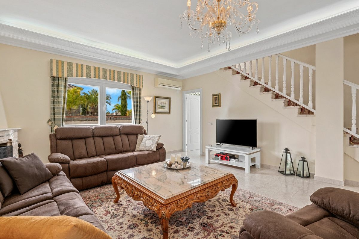 4-bedroom Villa In Rojales, Spain (292 M²)