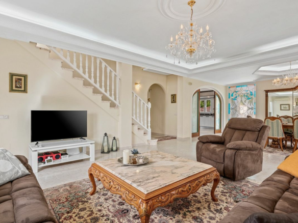4-bedroom Villa In Rojales, Spain (292 M²)