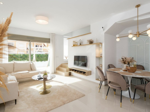 4-bedroom Villa In Los Alcázares, Spain (141 M²)
