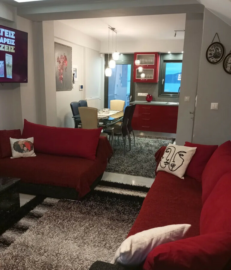 Maisonette 82 M2 In Saronikos, Greece