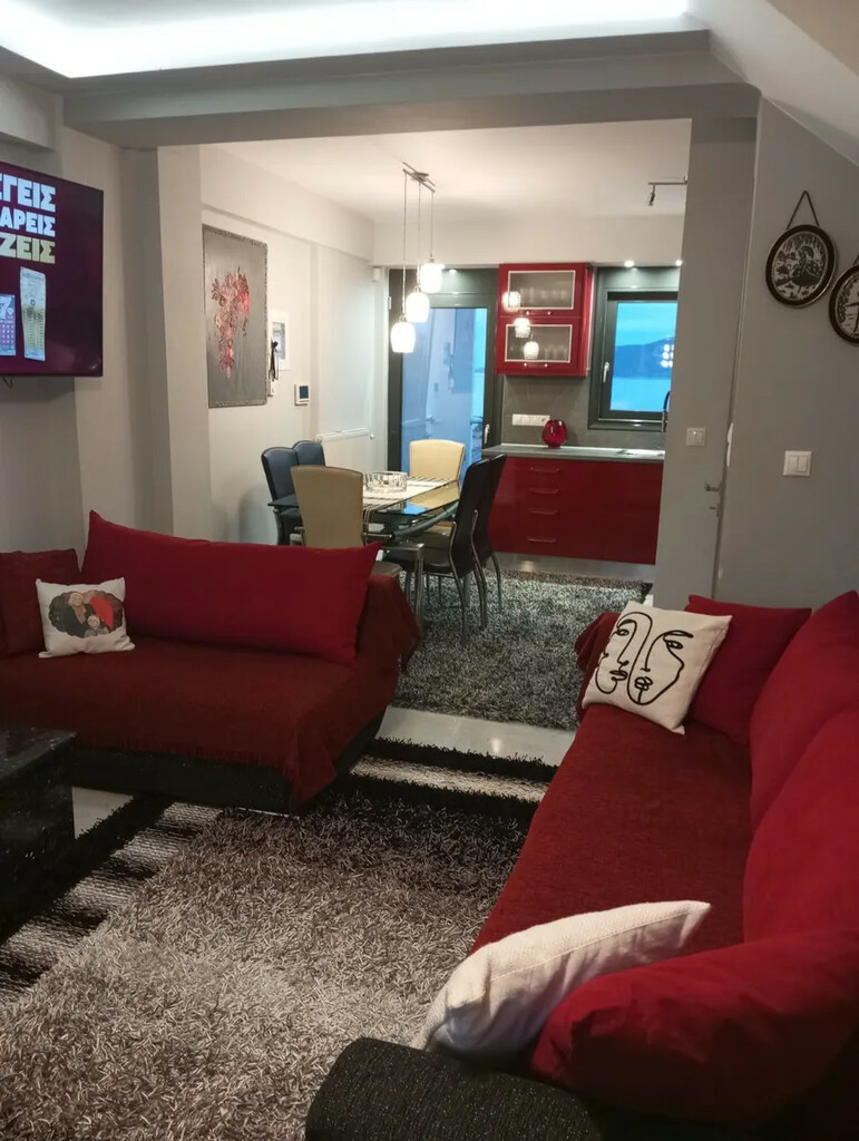 Maisonette 82 M2 In Saronikos, Greece
