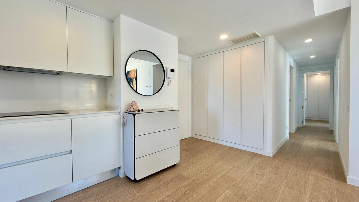 3-bedroom Apartment In Alicante, Spain (104 M²)