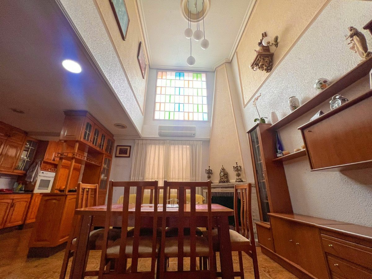 5-bedroom House In Guardamar Del Segura, Spain (340 M²)
