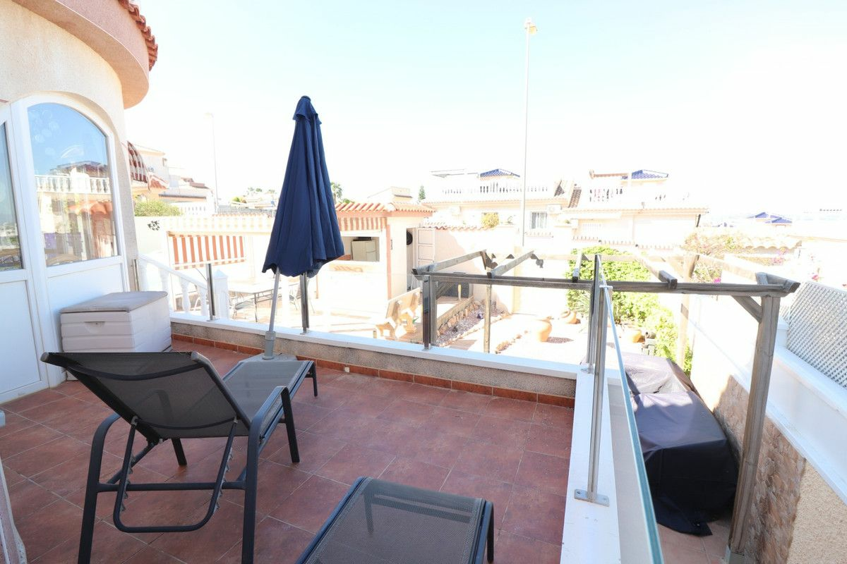 3-bedroom Villa In Benijofar, Spain (102 M²)