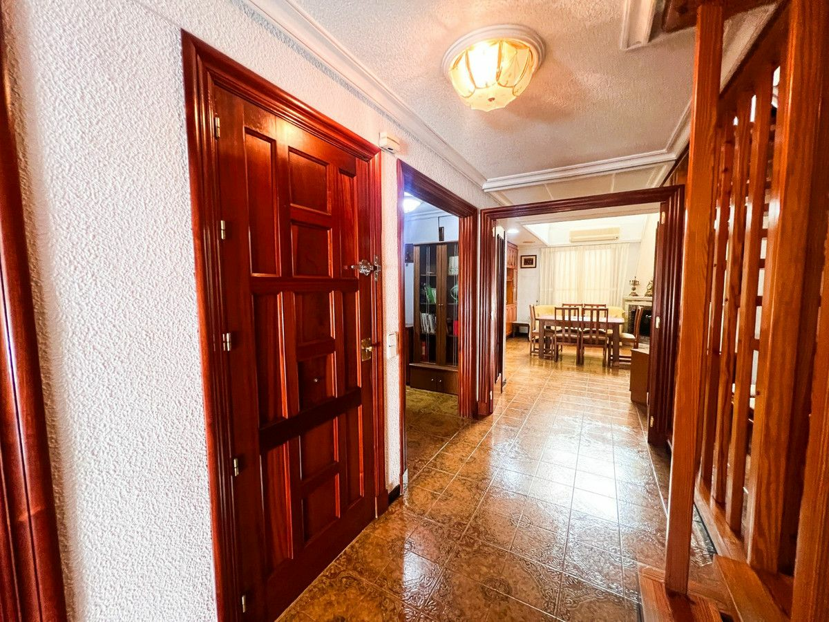 5-bedroom House In Guardamar Del Segura, Spain (340 M²)