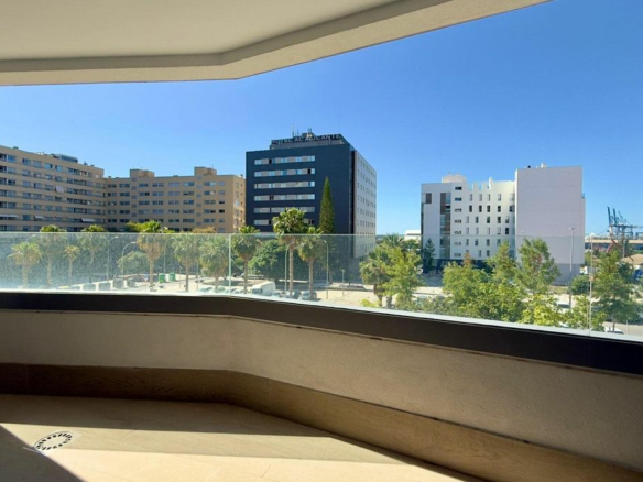 3-bedroom Apartment In Alicante, Spain (104 M²)