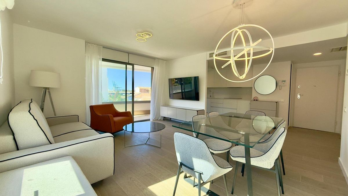 3-bedroom Apartment In Alicante, Spain (104 M²)