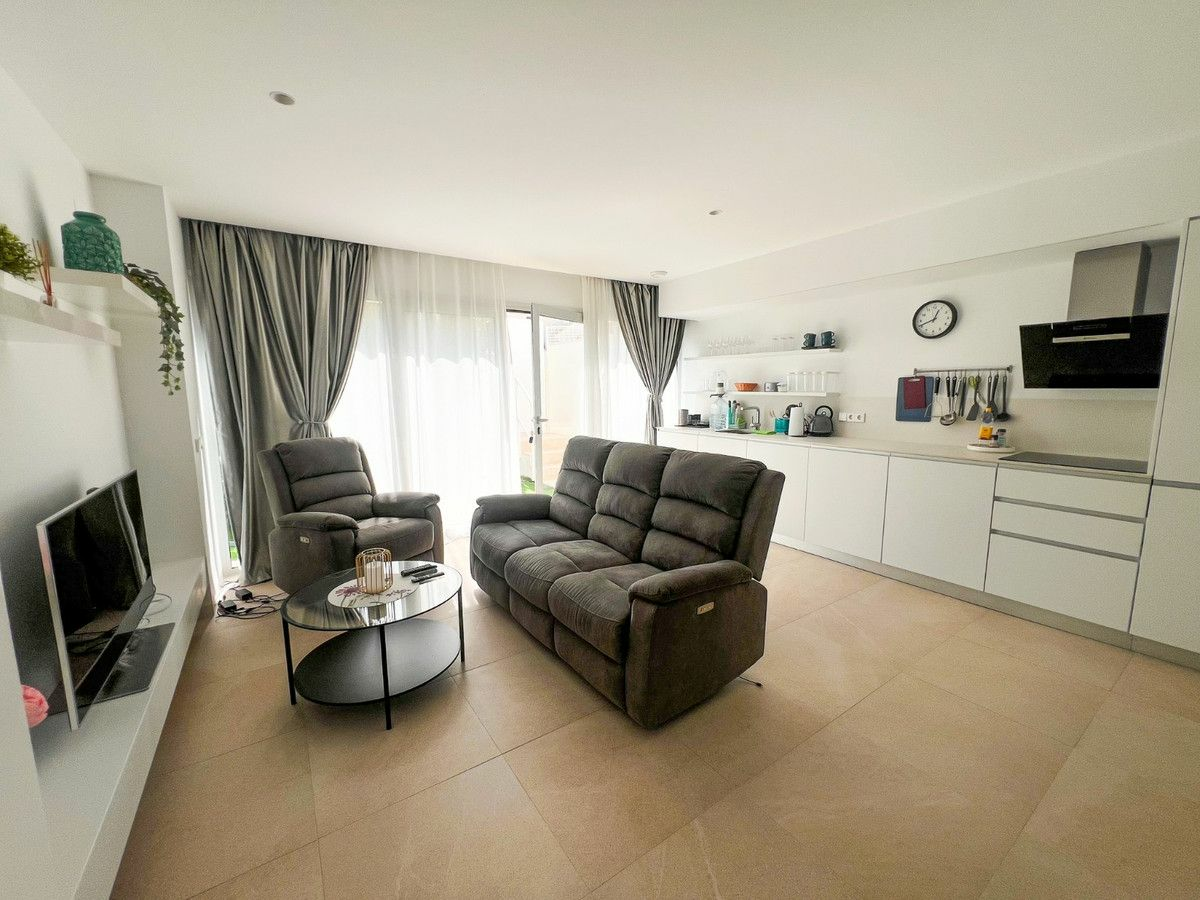 2-bedroom Apartment In Orihuela Costa, Spain (78 M²)