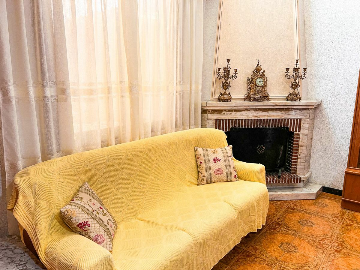 5-bedroom House In Guardamar Del Segura, Spain (340 M²)