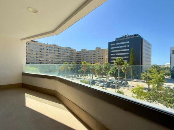3-bedroom Apartment In Alicante, Spain (104 M²)