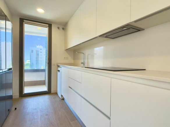 3-bedroom Apartment In Alicante, Spain (104 M²)
