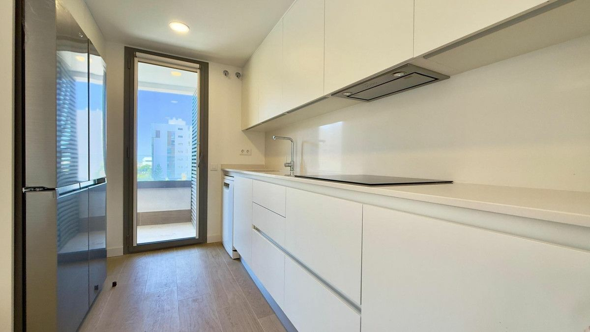 3-bedroom Apartment In Alicante, Spain (104 M²)