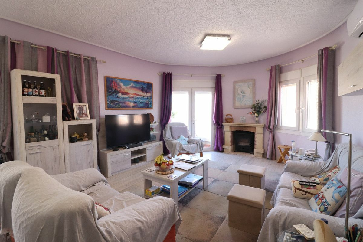 3-bedroom Villa In Benijofar, Spain (102 M²)