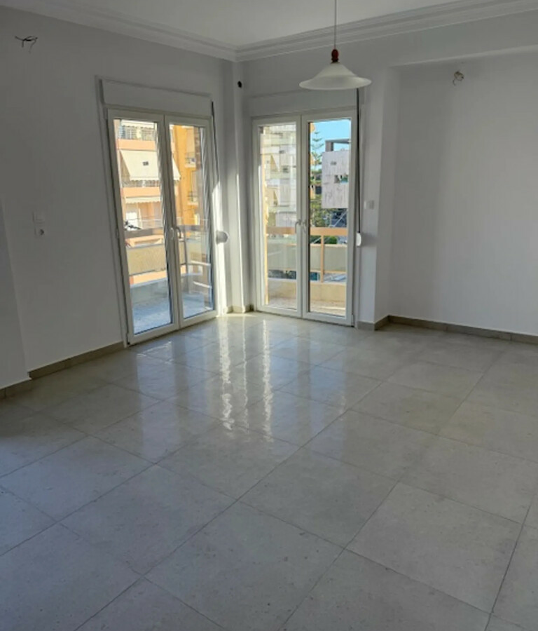Flat 98 M2 In Alimos, Greece