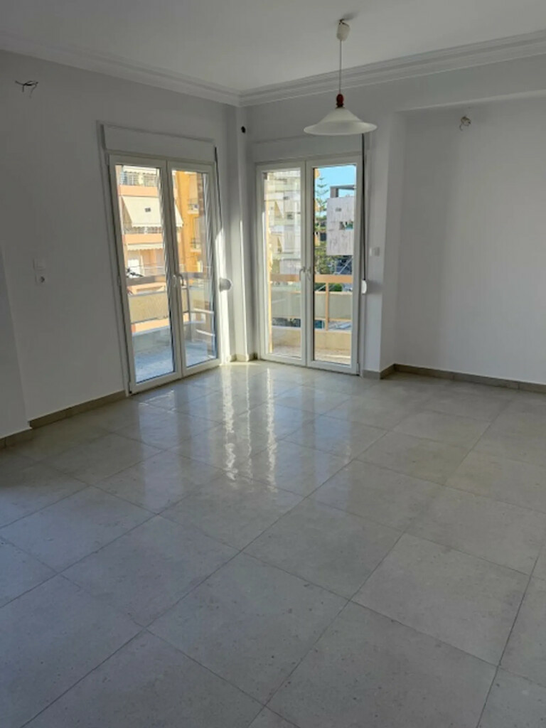 Flat 98 M2 In Alimos, Greece
