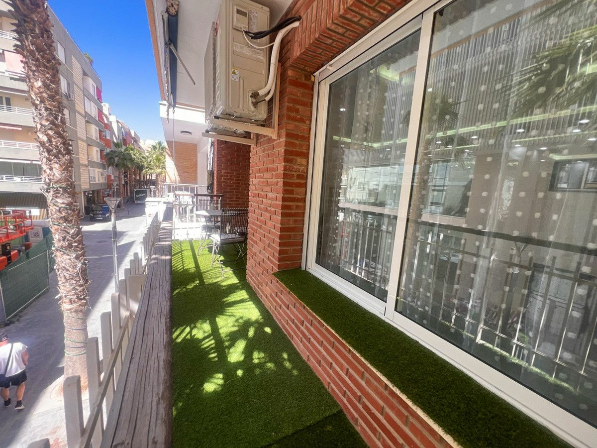 4-bedroom Apartment In Torrevieja, Spain (132 M²)