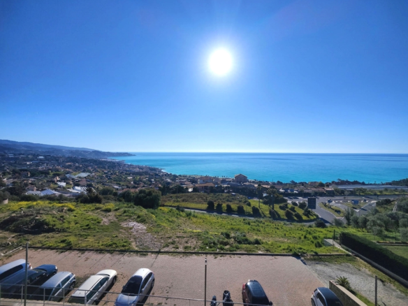 App 4 Grande Bilocale Con Taverna Giardino E Terrazzo Vista Mare