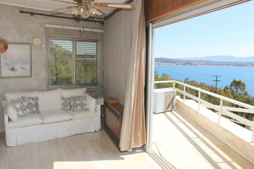3-bedroom Maisonette In Loutraki-perachora, Greece (120 M²)