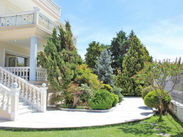 8-bedroom Villa In Katerini, Greece (697 M²)