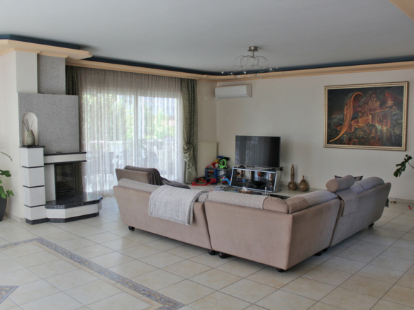 8-bedroom Villa In Katerini, Greece (697 M²)