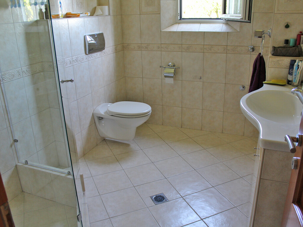 8-bedroom Villa In Katerini, Greece (697 M²)
