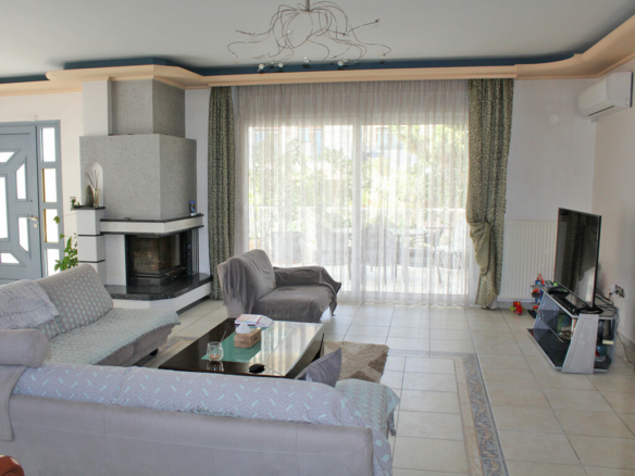 8-bedroom Villa In Katerini, Greece (697 M²)