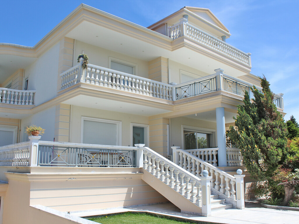 8-bedroom Villa In Katerini, Greece (697 M²)