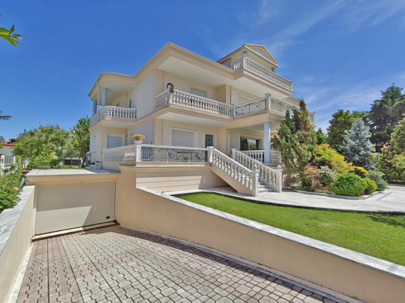 8-bedroom Villa In Katerini, Greece (697 M²)