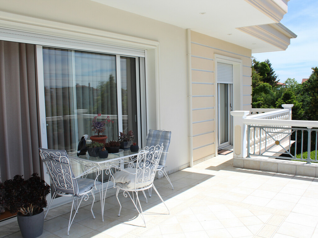 8-bedroom Villa In Katerini, Greece (697 M²)