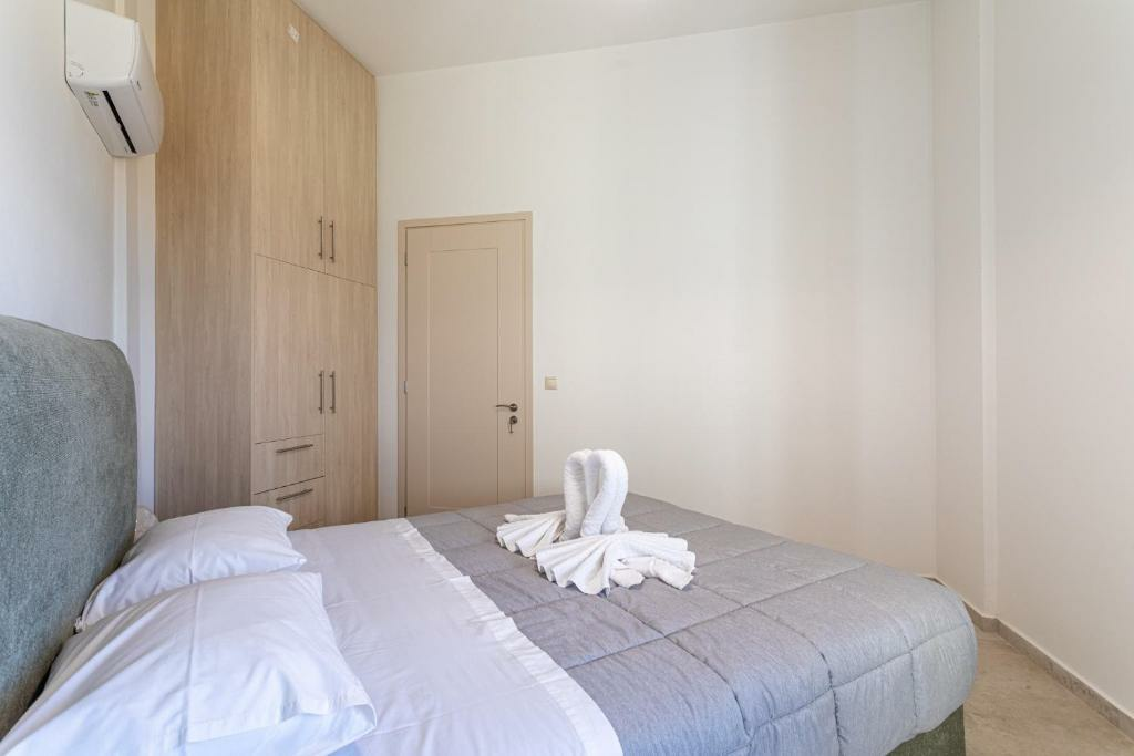 3-bedroom Detached House In Lefktros, Greece (216 M²)