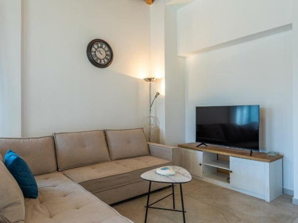 3-bedroom Detached House In Lefktros, Greece (216 M²)