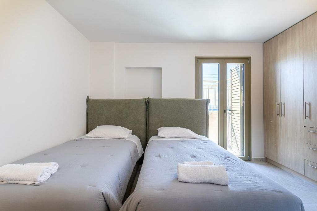 3-bedroom Detached House In Lefktros, Greece (216 M²)