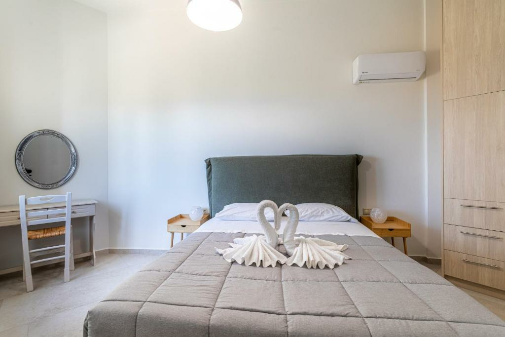 3-bedroom Detached House In Lefktros, Greece (216 M²)