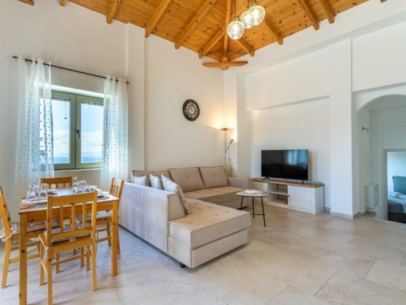 3-bedroom Detached House In Lefktros, Greece (216 M²)