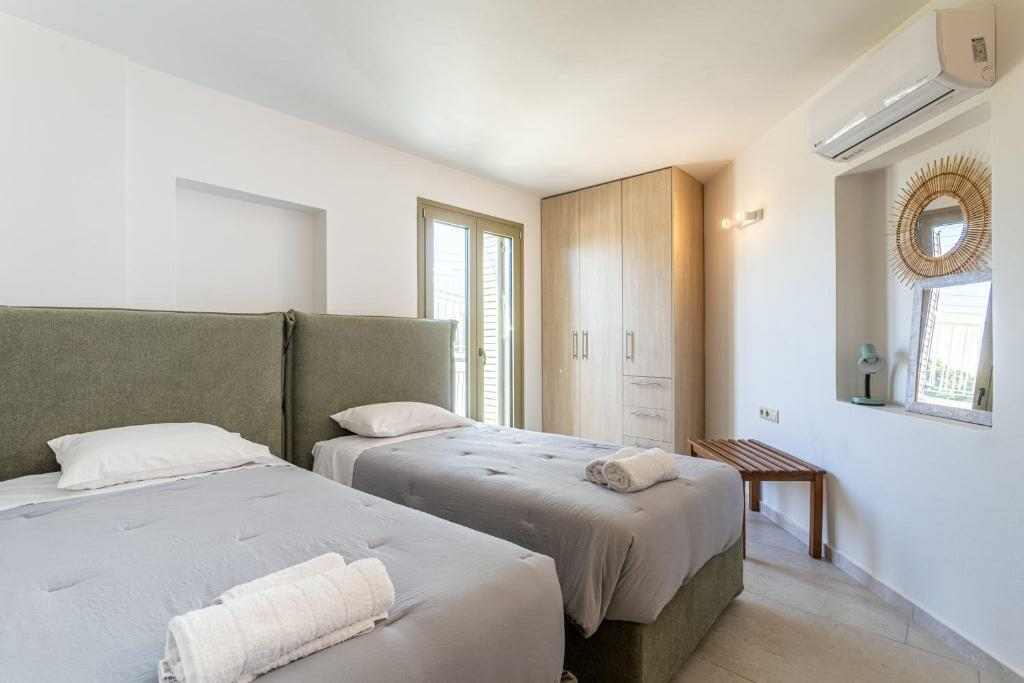 3-bedroom Detached House In Lefktros, Greece (216 M²)