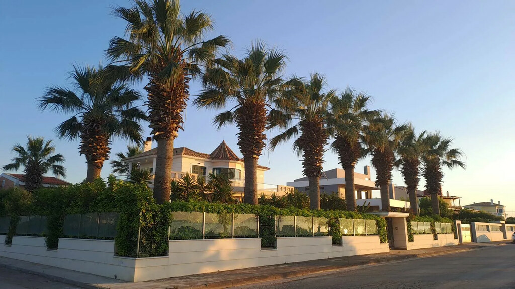 4-bedroom Villa In Oropos, Greece (390 M²)