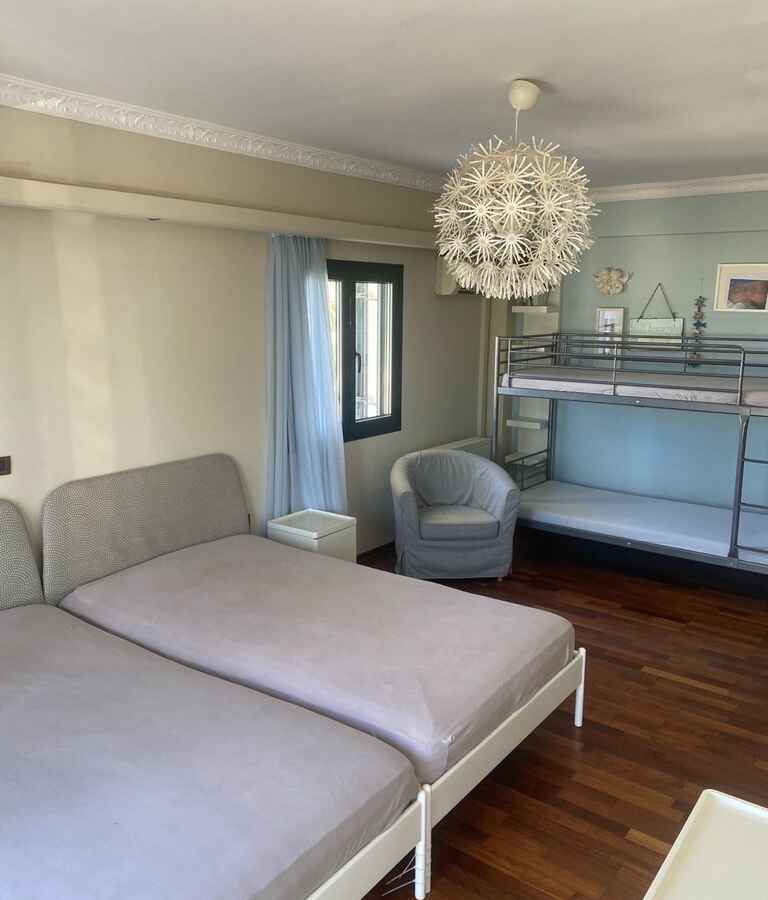 4-bedroom Villa In Oropos, Greece (390 M²)