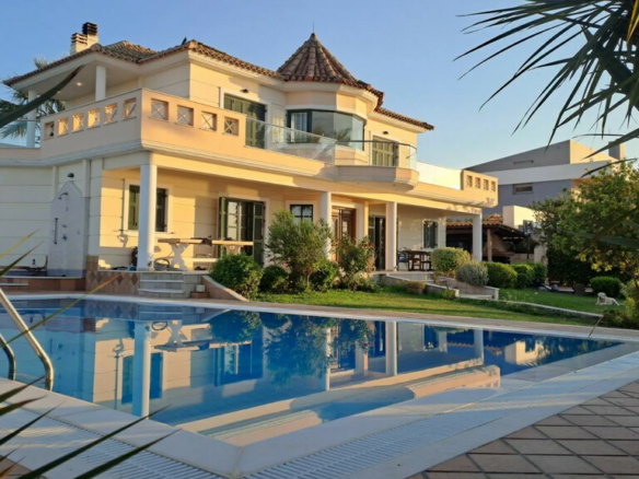 4-bedroom Villa In Oropos, Greece (390 M²)