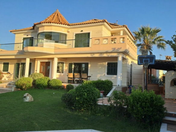 4-bedroom Villa In Oropos, Greece (390 M²)