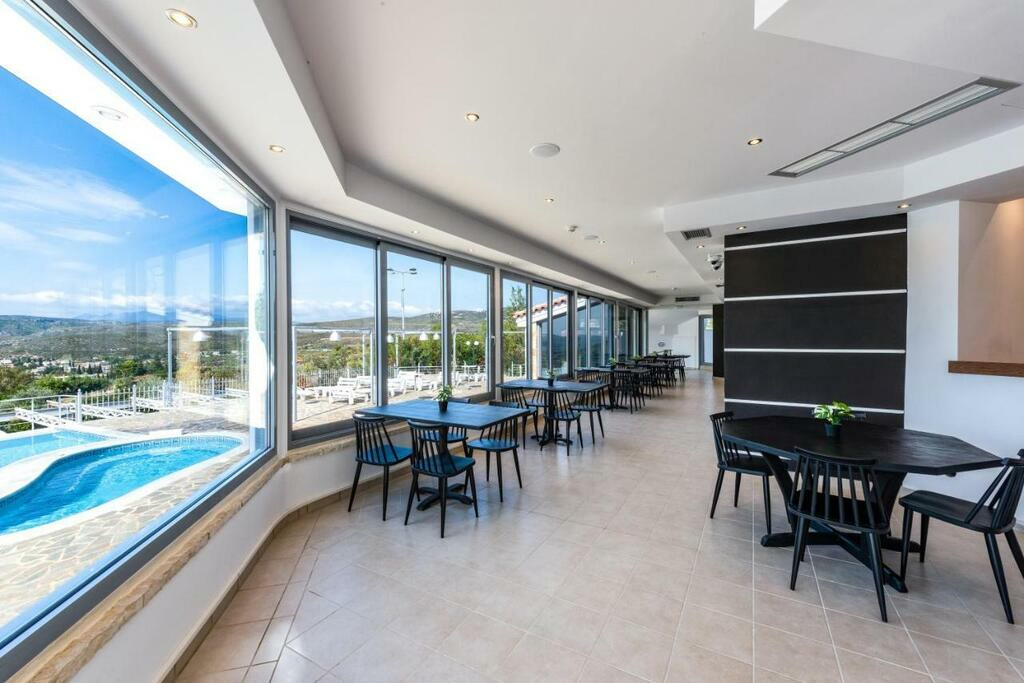 12-bedroom Hotel In Marathonas, Greece (950 M²)