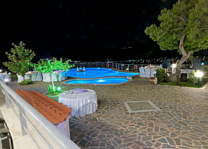 12-bedroom Hotel In Marathonas, Greece (950 M²)