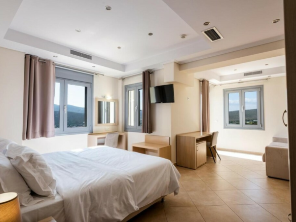 12-bedroom Hotel In Marathonas, Greece (950 M²)