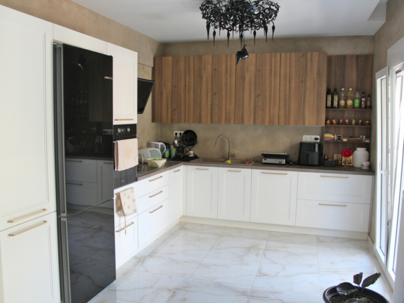 3-bedroom Flat In Katerini, Greece (117 M²)