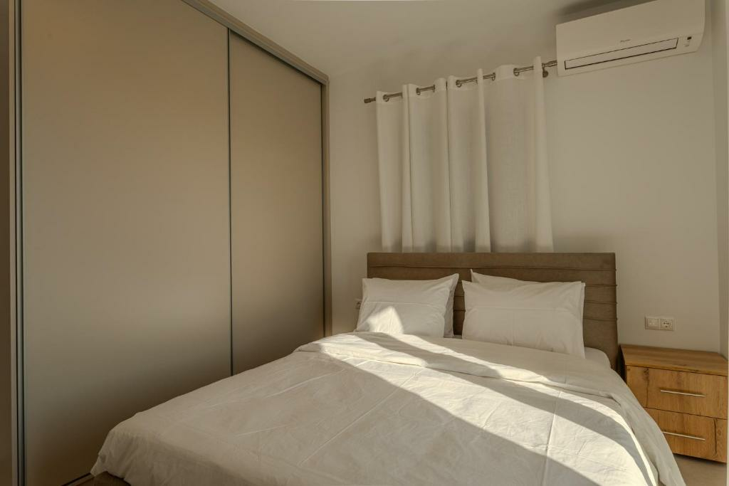 3-bedroom Detached House In Lefktros, Greece (139 M²)