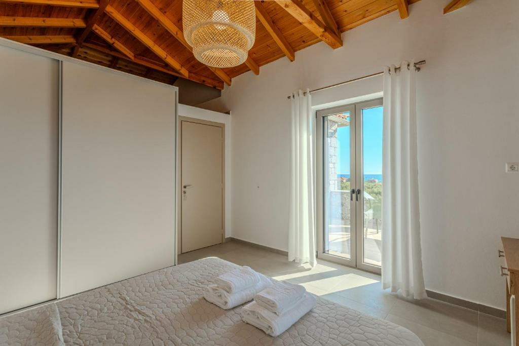 3-bedroom Detached House In Lefktros, Greece (139 M²)