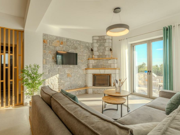 3-bedroom Detached House In Lefktros, Greece (139 M²)