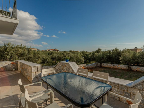 3-bedroom Detached House In Lefktros, Greece (139 M²)