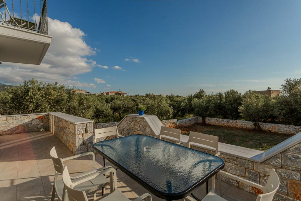 3-bedroom Detached House In Lefktros, Greece (139 M²)