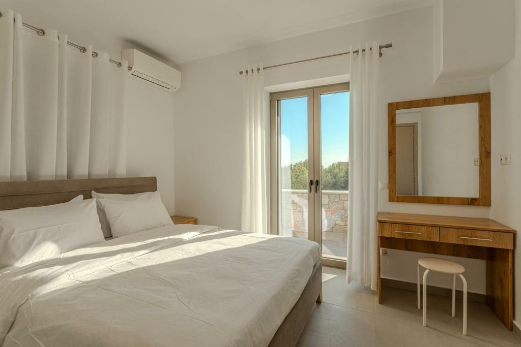 3-bedroom Detached House In Lefktros, Greece (139 M²)