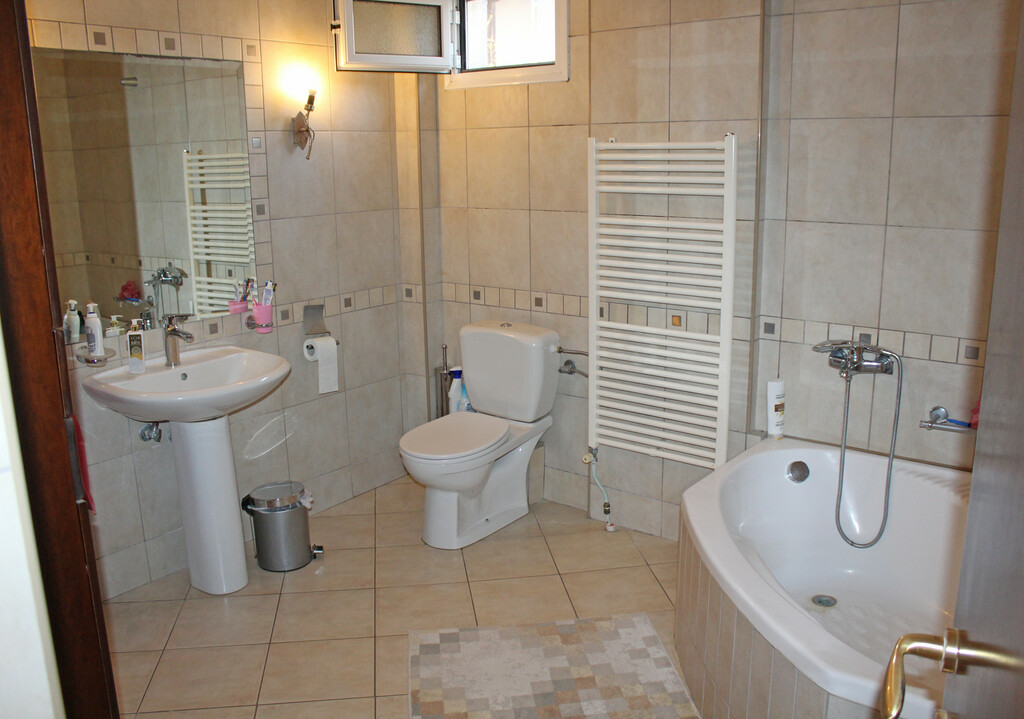 3-bedroom Flat In Paralia, Greece (119 M²)